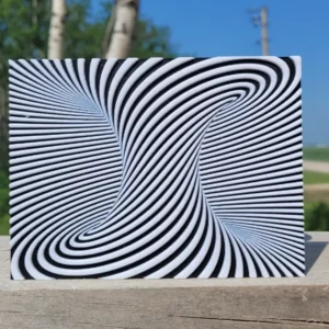 Optical illusion inside the doughnut